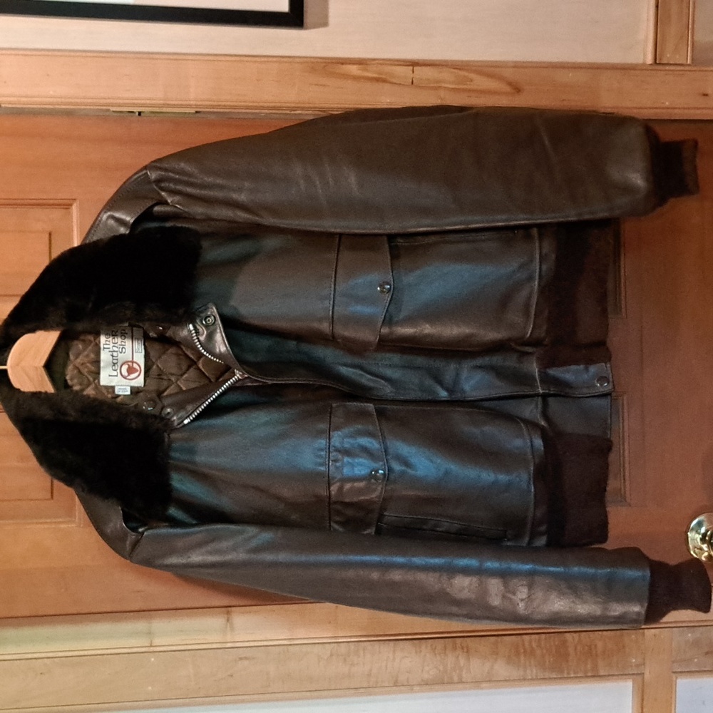 Sears Leather Shop vintage leather aviator bomber jacket with fur collar 44